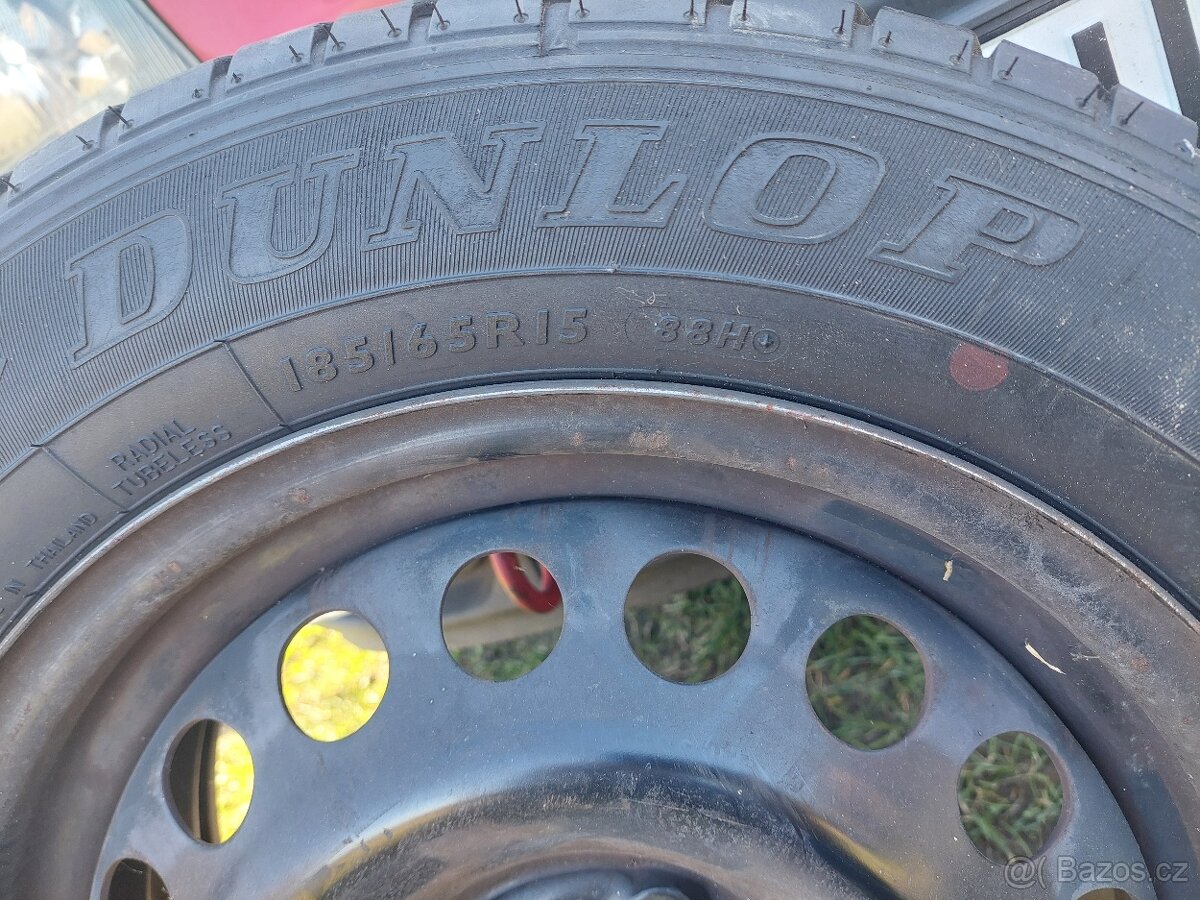 Letni pneu Dunlop 185/65R15