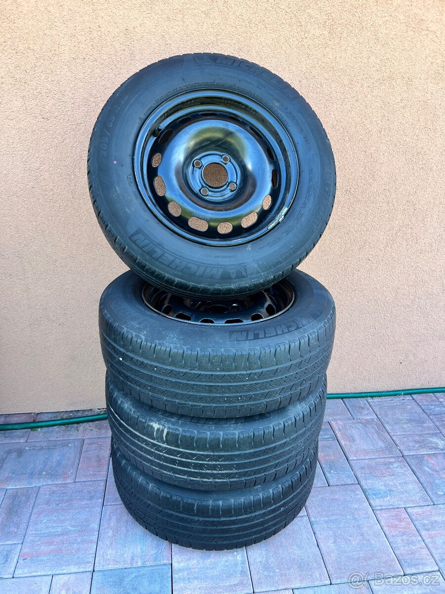 Ocelové ráfky + letni pneu 205/65 R 15