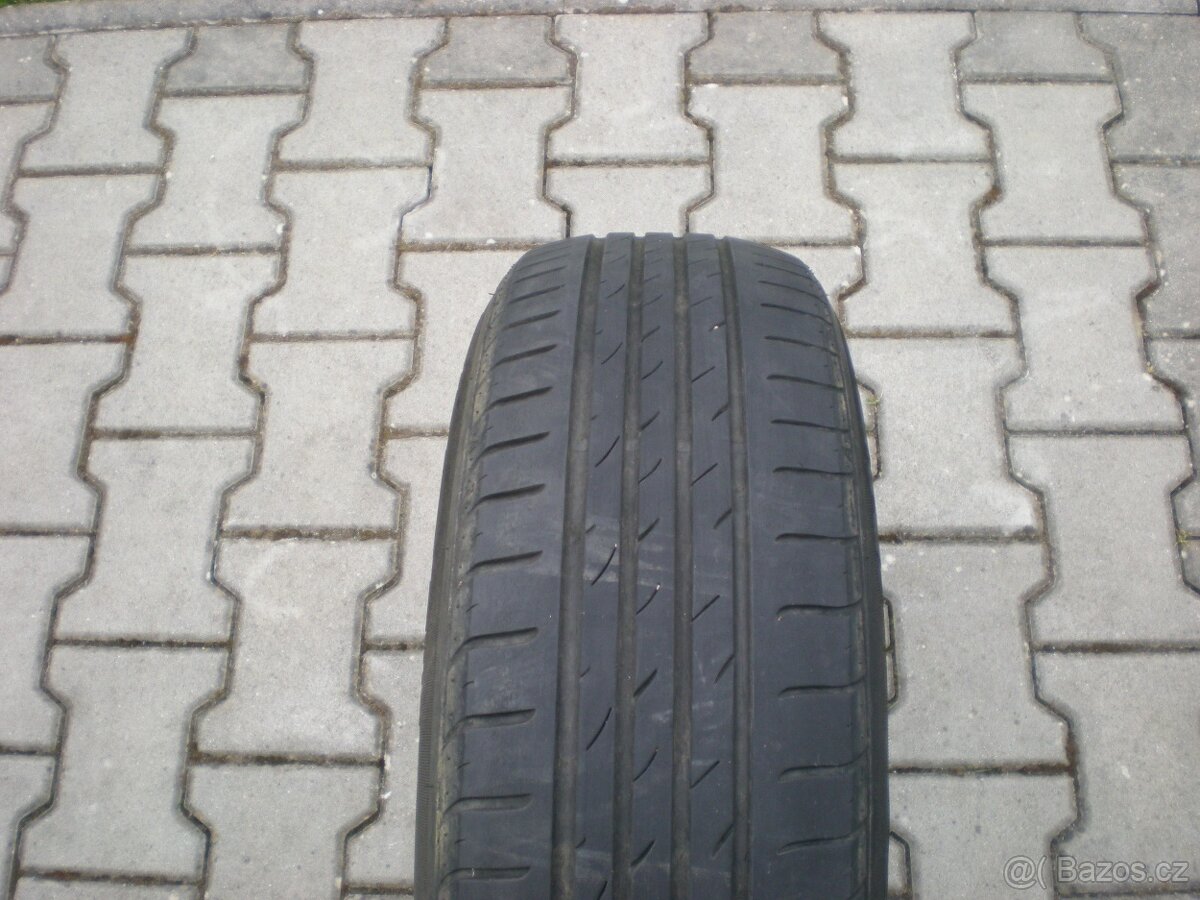 Prodám 185/65R15 92T XL