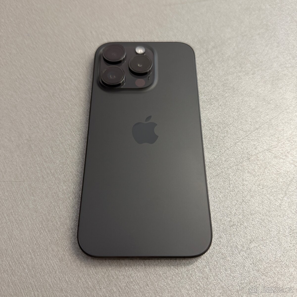 iPhone 15 Pro 256GB, pěkný stav, 12 měsíců záruka