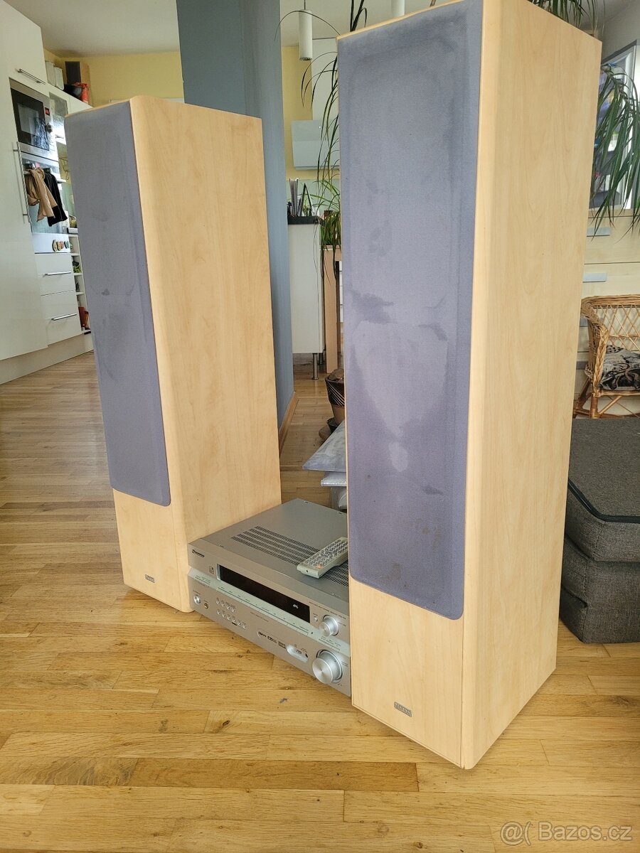 Reciever Pioneer a 2 reproduktor-