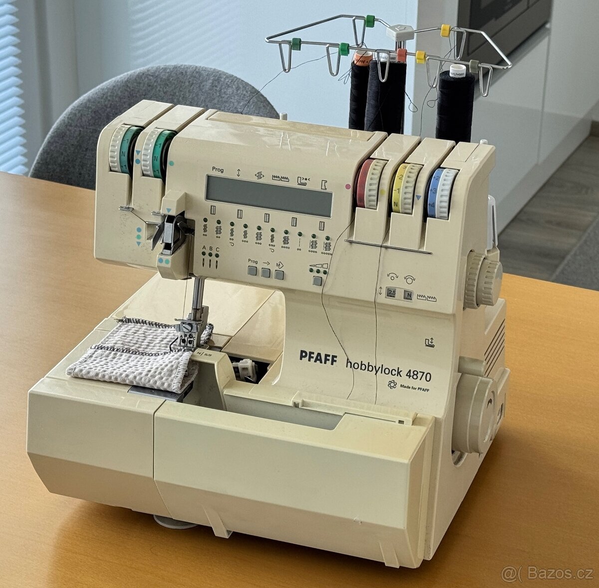šicí stroj overlock PFAFF HOBBYLOCK 4870