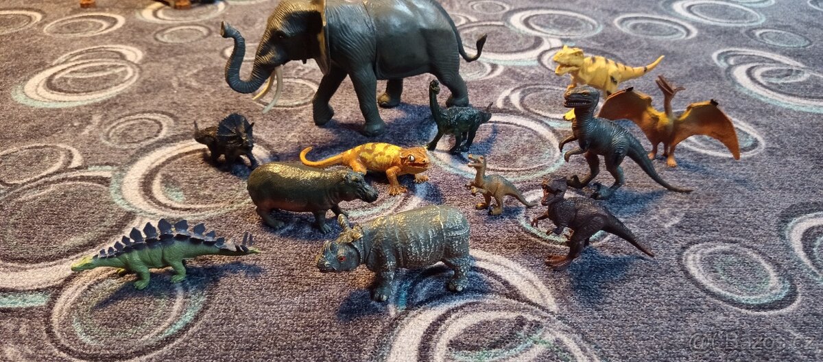 Dinosauři+zvířátka