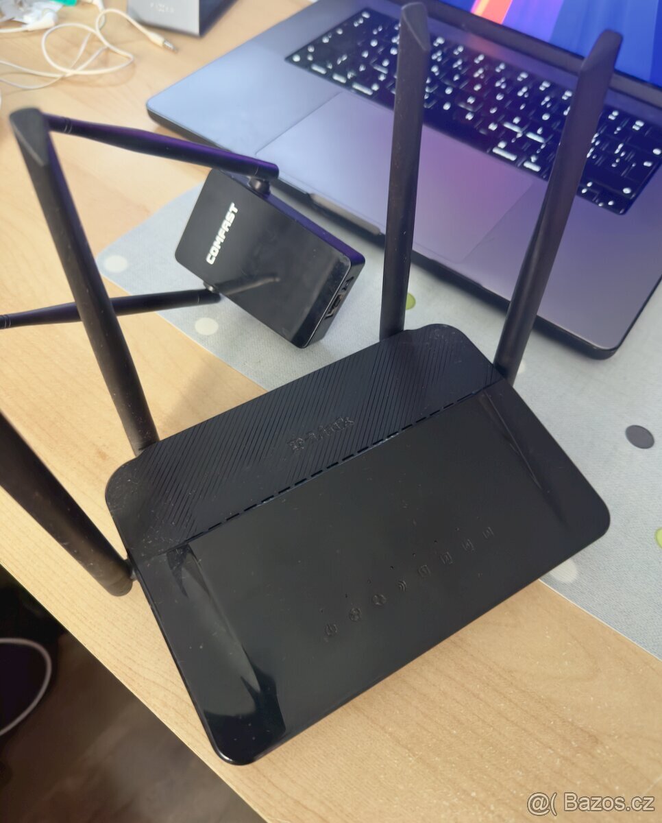 Prodam router DLink DIR-84 + extender Comfast WR302S -