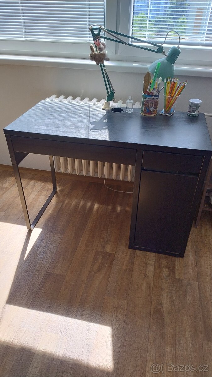 Psací stůl Ikea