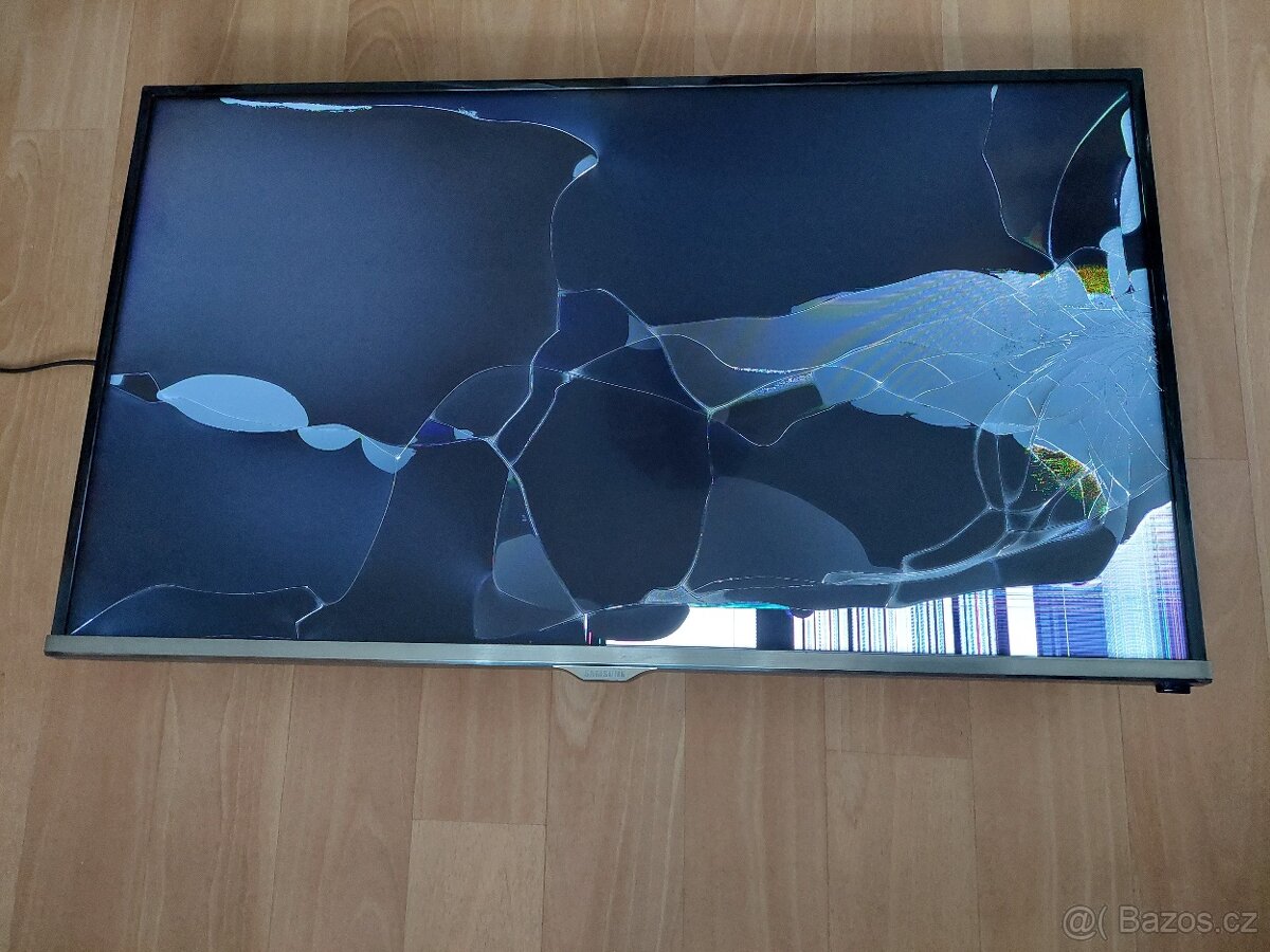 LED Televize Samsung UE32J5100 Prasklý displej