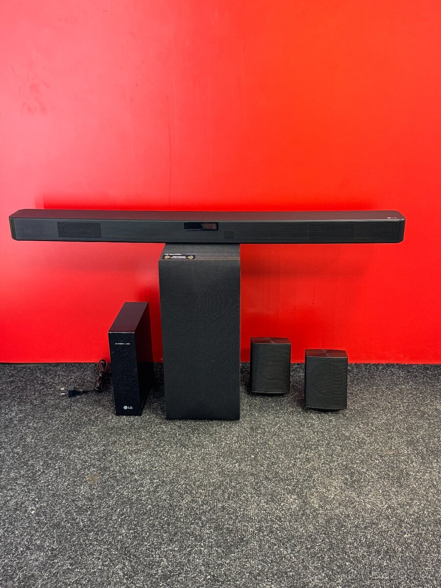 LG Soundbar SN4R s bezdrátovým subwooferem