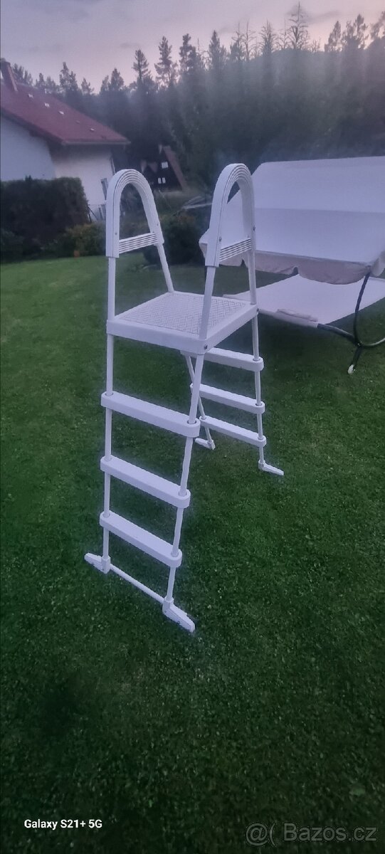 Bazénové schody DeLuxe