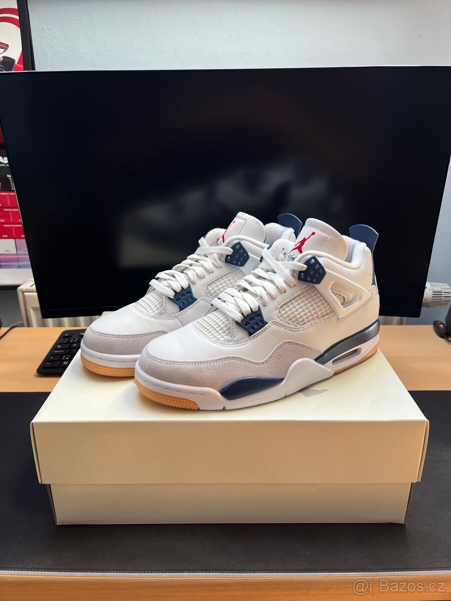 Nike Air Jordan 4 SB Navy