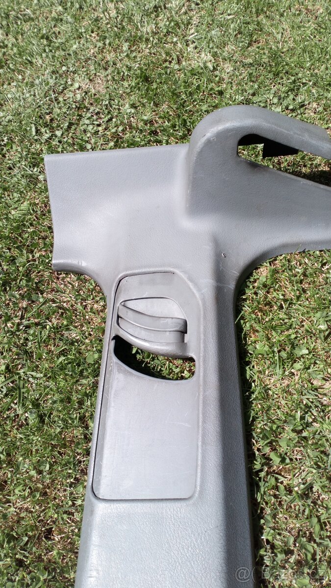 Plast sloupku VW T4