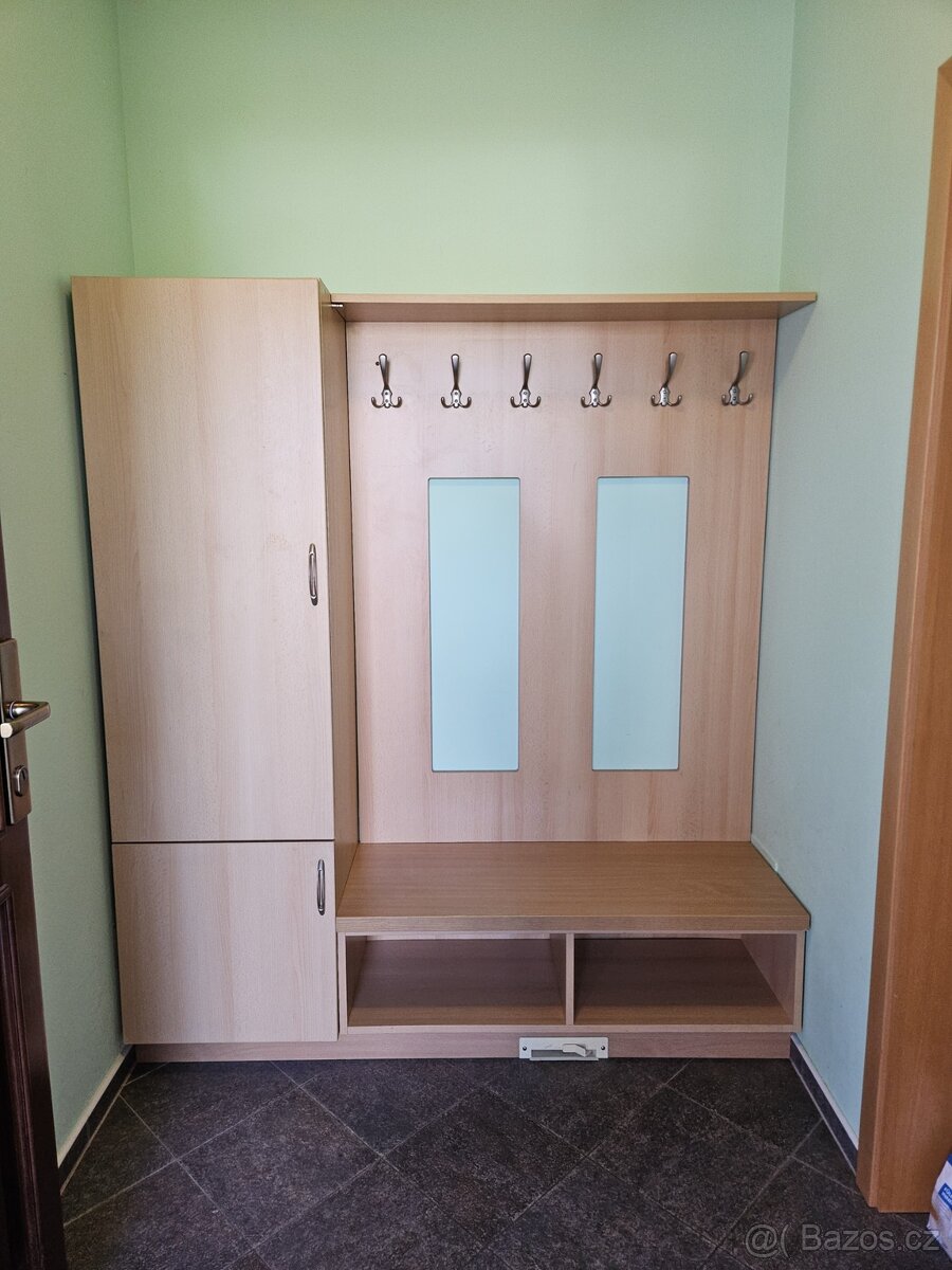Botník do předsíně