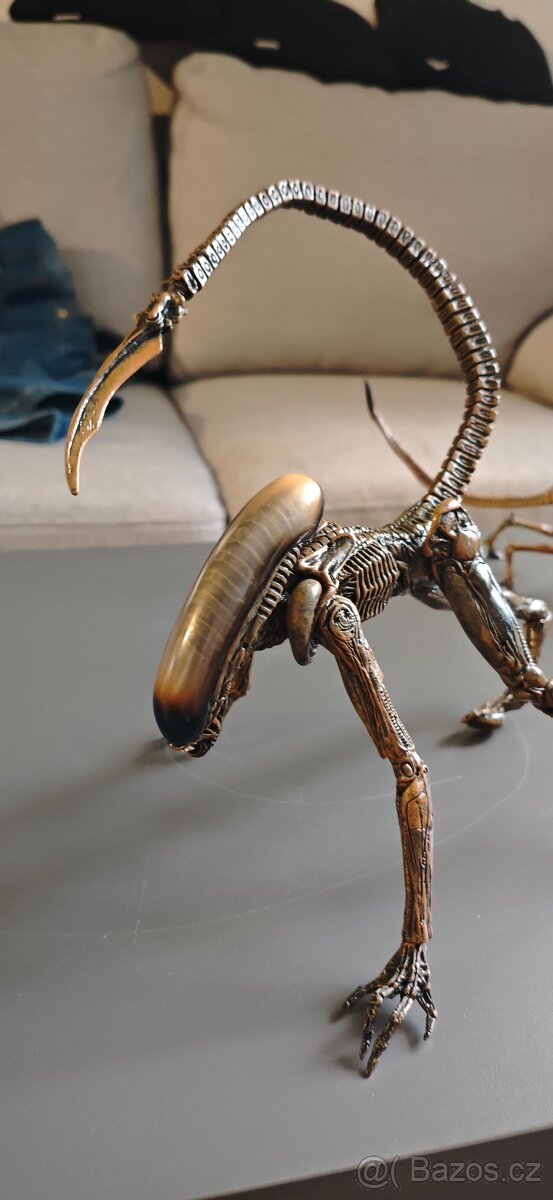 Prodam 1/10 ultimate Alien 1,2,3+ Newborn.