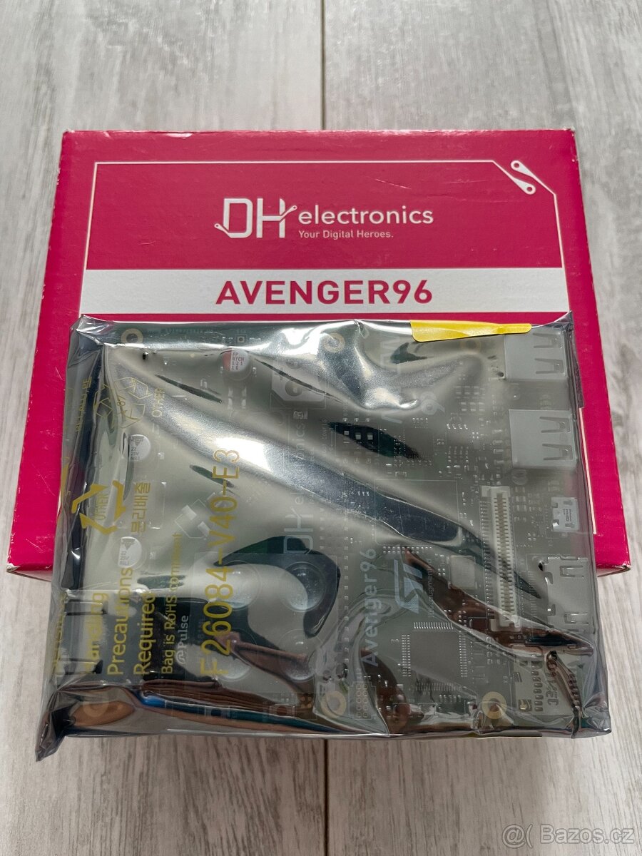 Vývojová deska AVENGER96