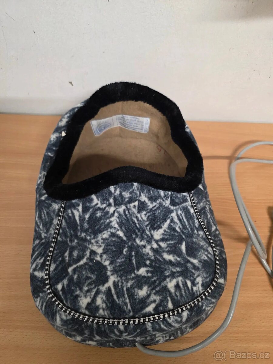 Elektricky vyhřívané pantofle z NDR (VEB Elektrogerätebau Fr