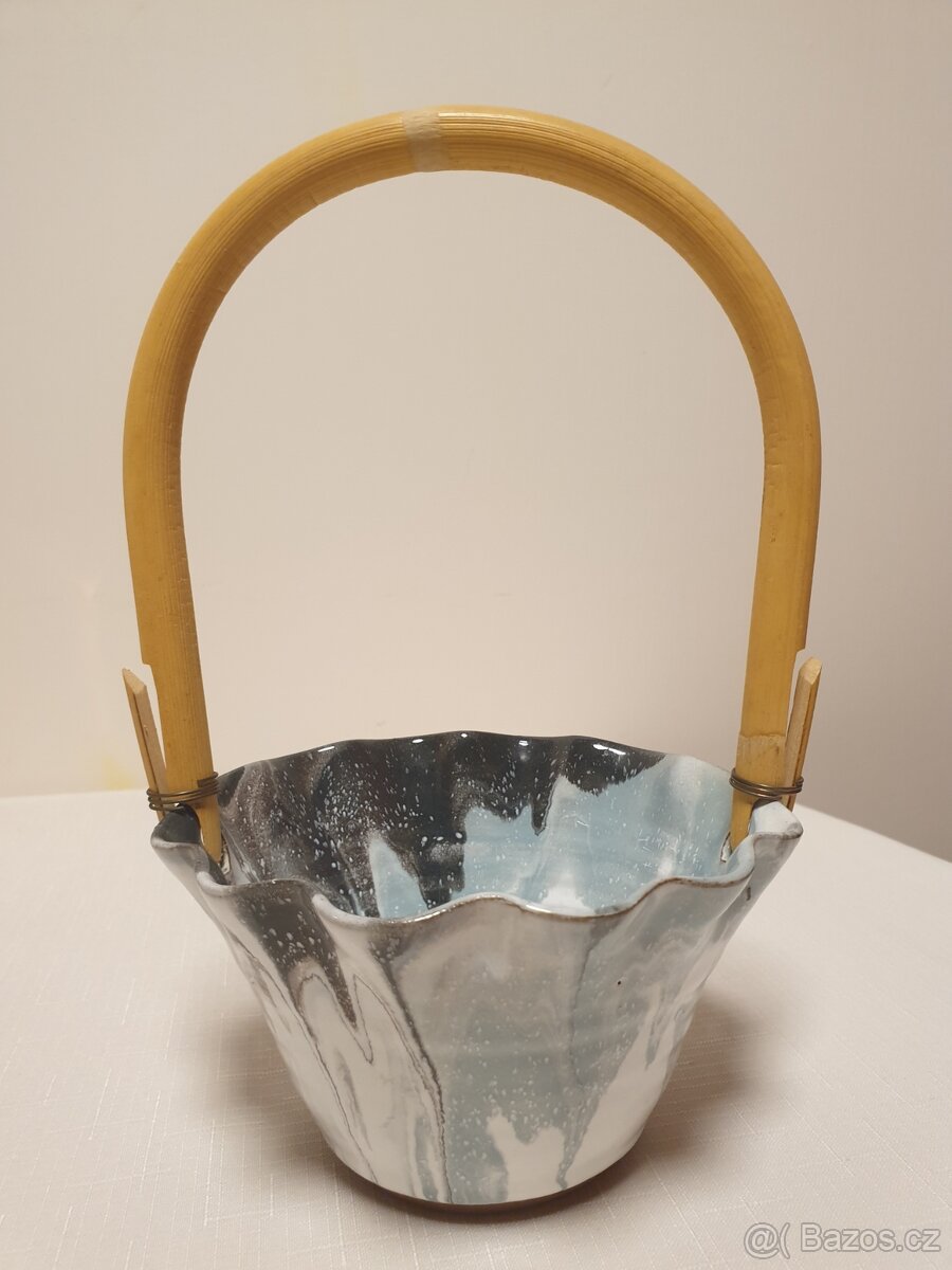 Keramický košíček