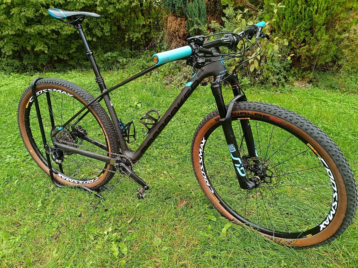 MONDRAKER Podium Carbon 29" black phantom/light blue