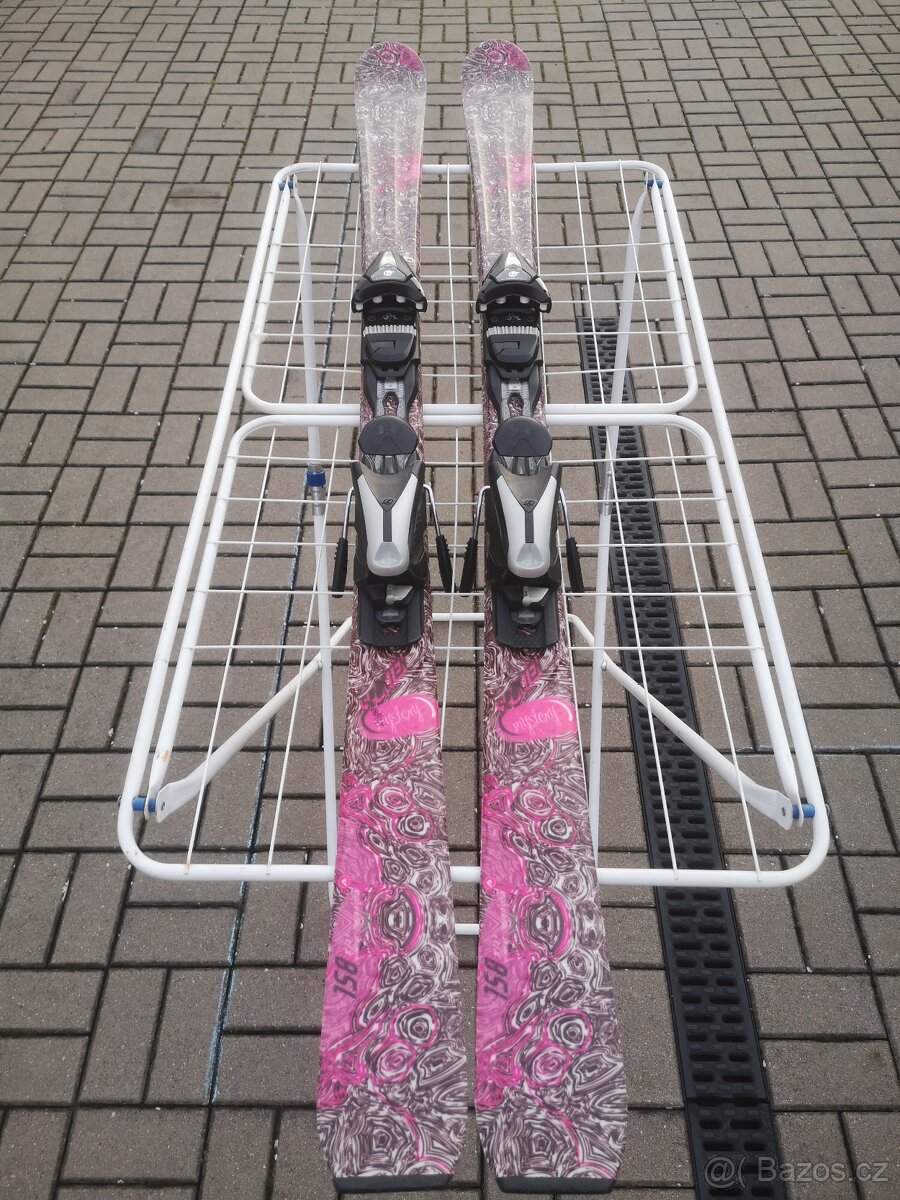 Lyže Sporten Mystery 158cm + vázání, málo jeté