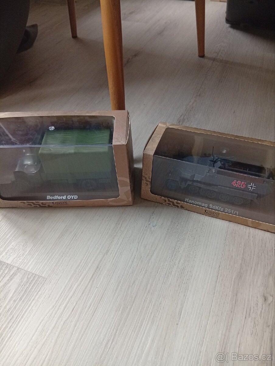 2 modely autíček 1:43