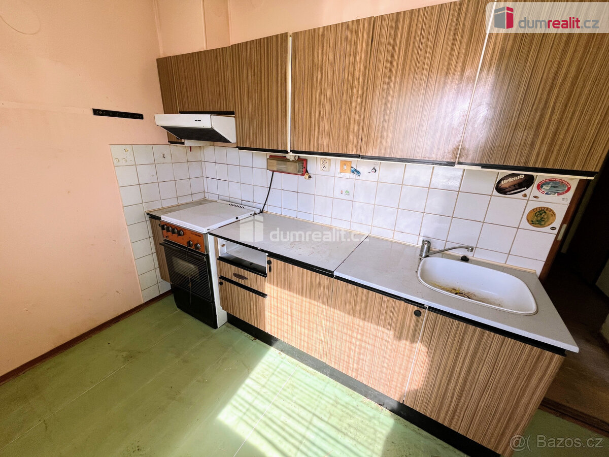 Prodej bytu 3+1 s garáží v Hluku