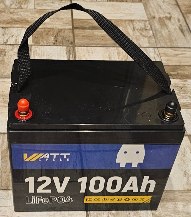 Prodám novou 12V 100 Ah baterii LIFEPO4 zn. WattCycle