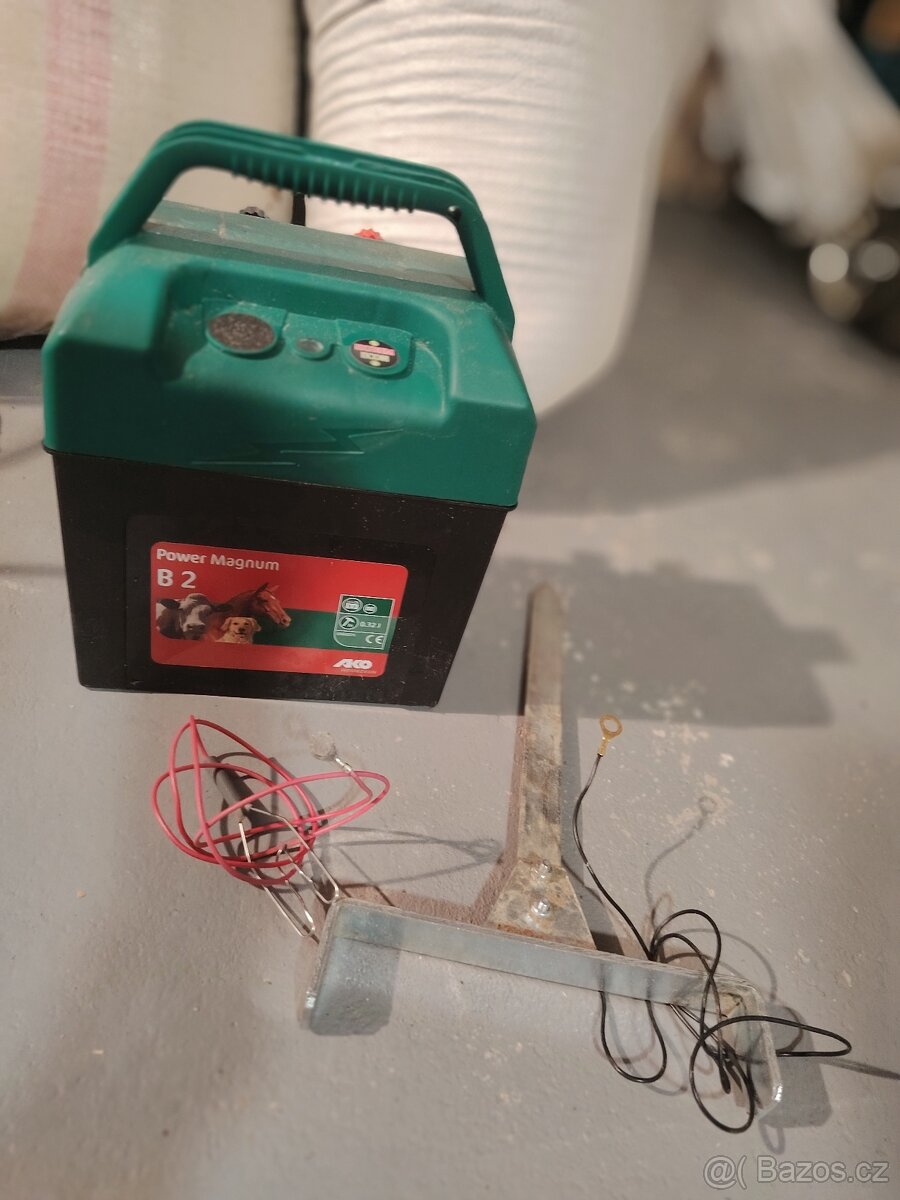 Elektrický ohradník - dobíjecí baterie - zn. AKO