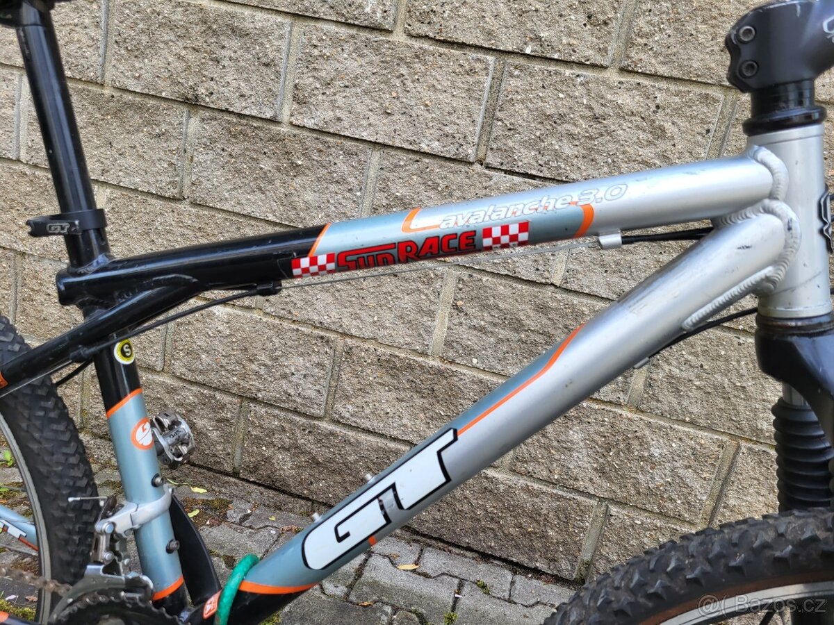 GT Avalanche 3,0 ve velikosti S