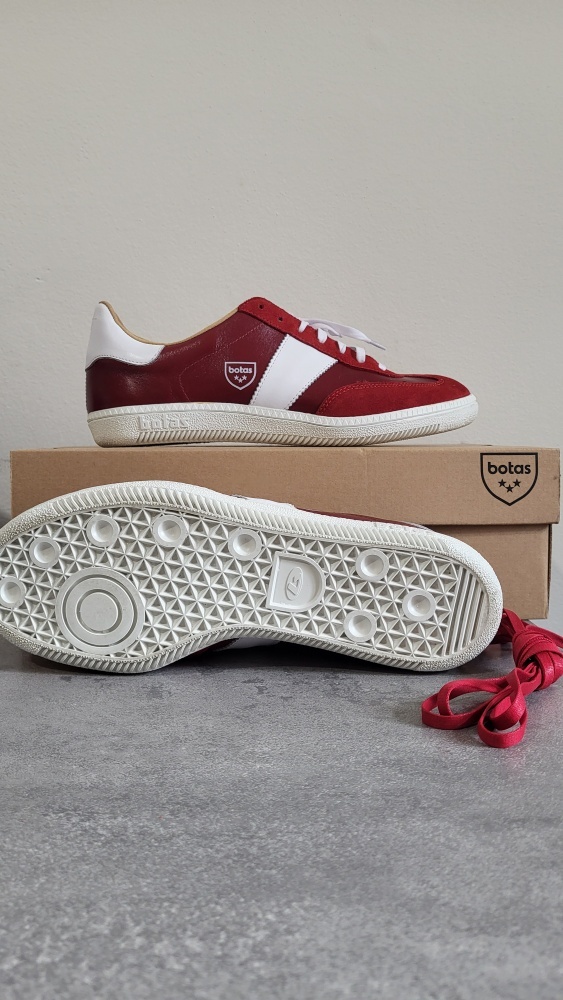 Botas Iconic Red – Nové (1x na sobě)