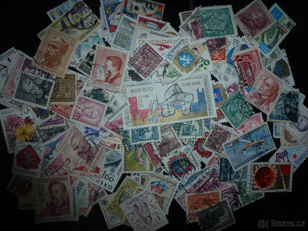 Poštovní známky Československo přes 1300 ks