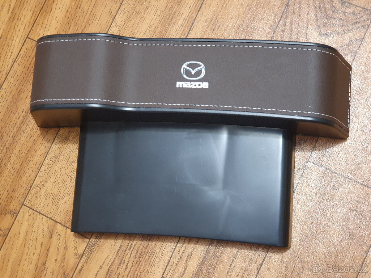 Organizér do auta, logo Mazda