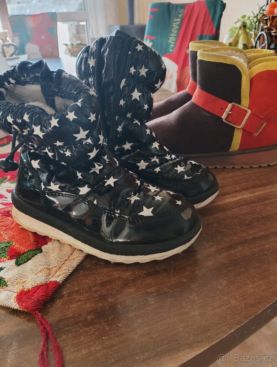 Čtvery zimní boty pro holčičku vel. 27,29 a 2x 31