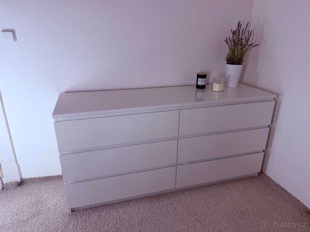 Bílá komoda IKEA