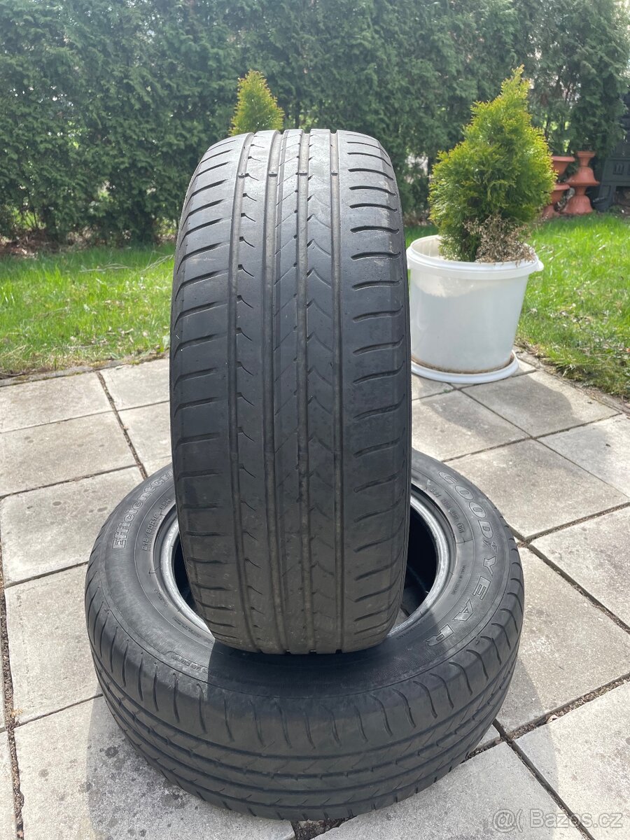 Letní pneu 215/60 R16