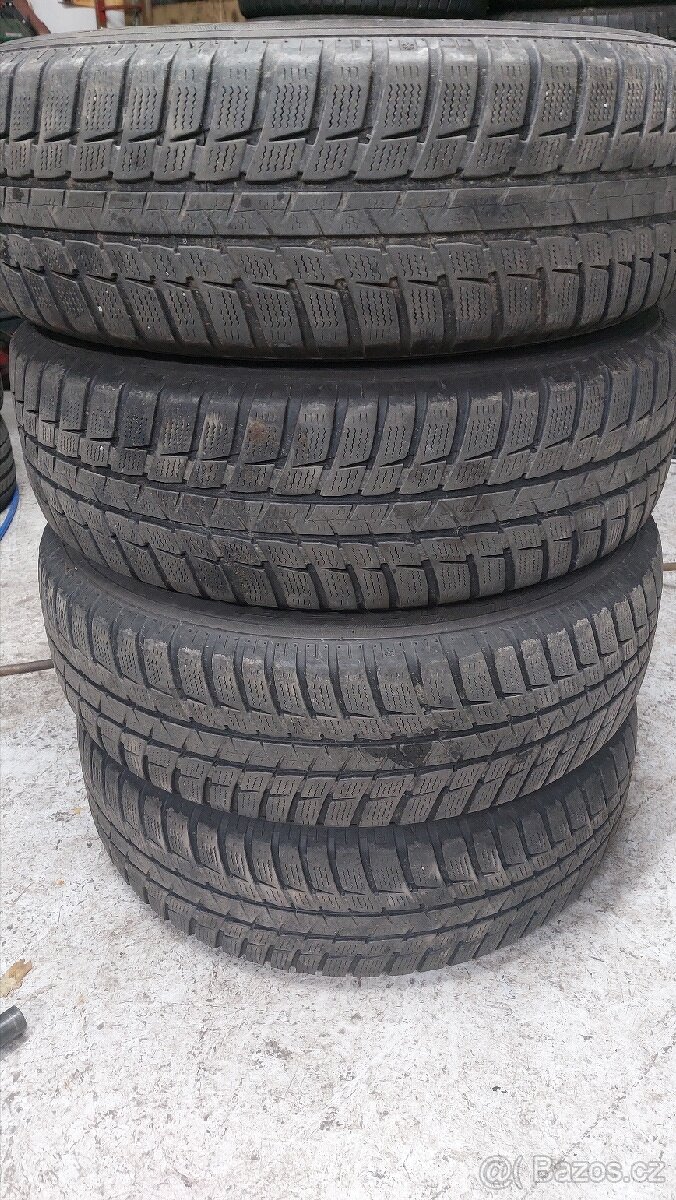 215/70/16 zimní Falken