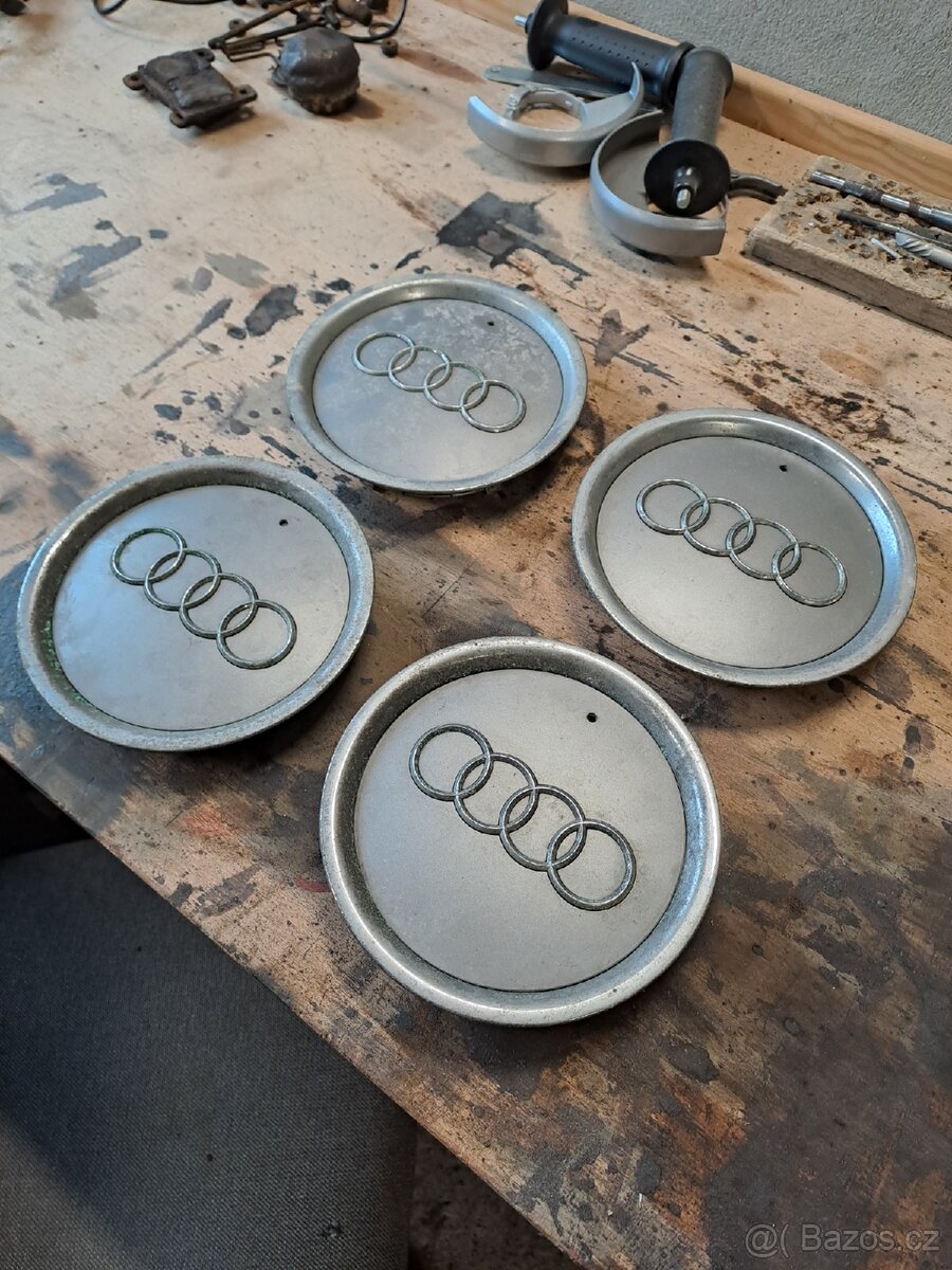 Originální krytky šroubů kol Audi