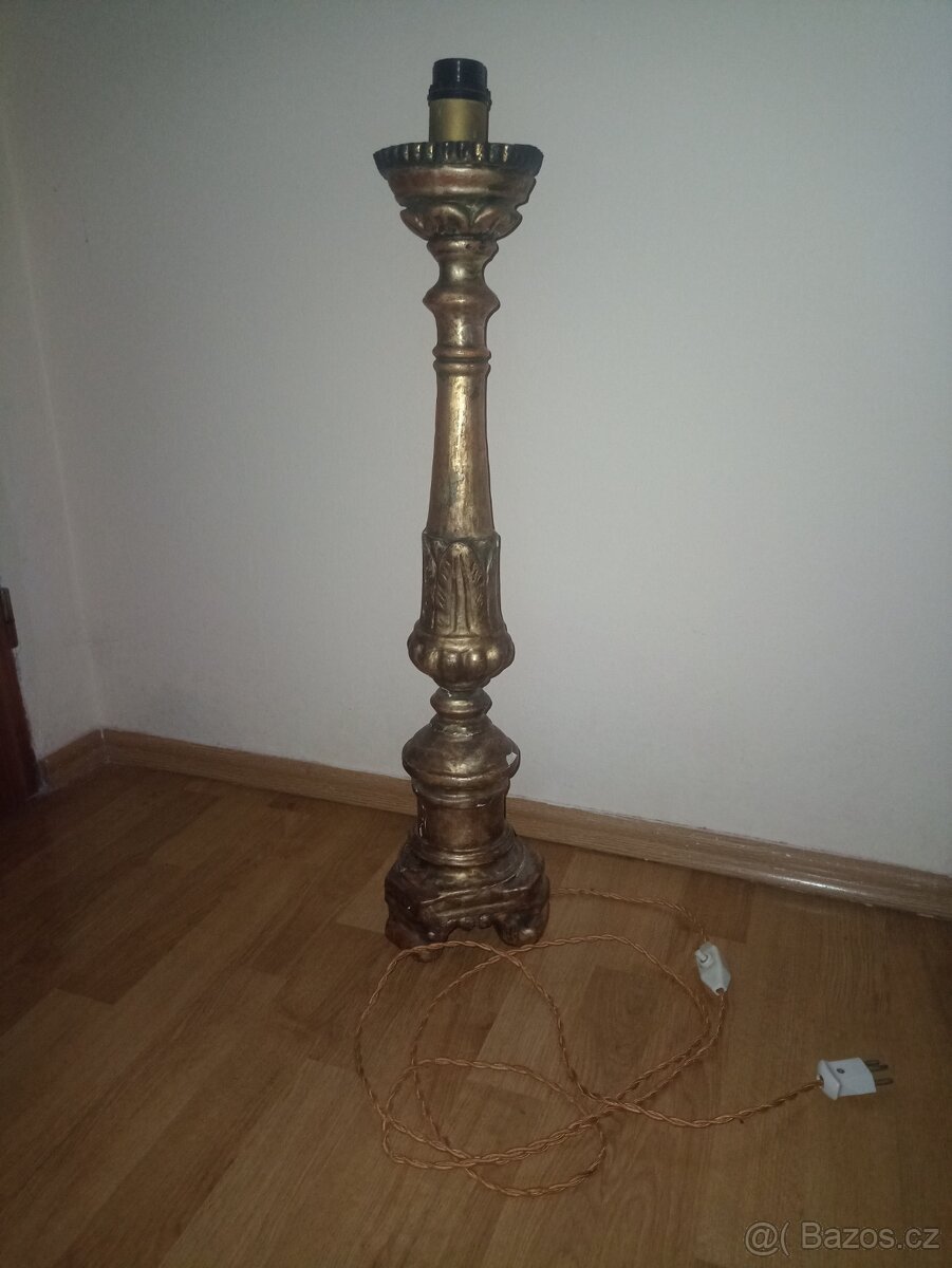 Starožitný svícen předělaný na elektřinu