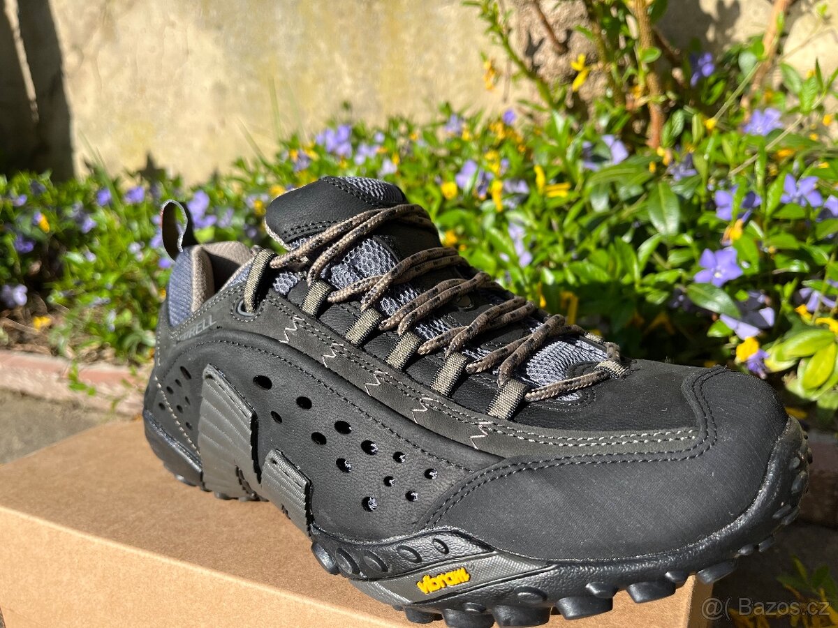 Nizke pohorky Merrell Intercept vel. 42- nove