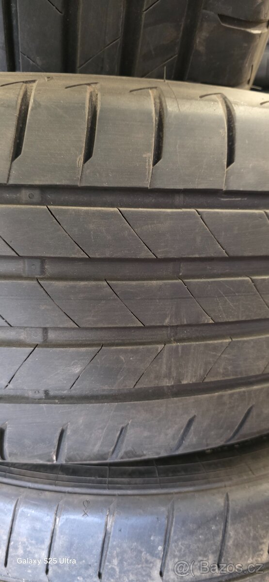 Prodám 2ks pneu 235/55/18