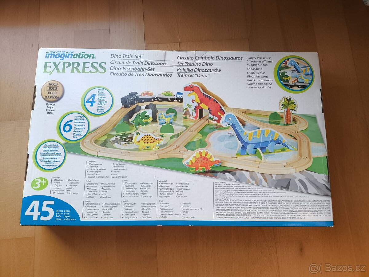 "Imagination express" vlak ze dřeva