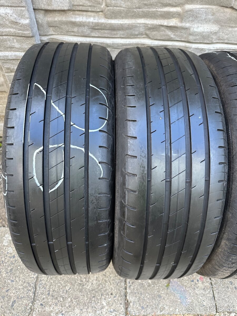 Použité letní pneu: 205/55/R17 - 4 kusy