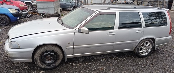 ND z Volvo V70 1984.cm3 93.kw benzín r.v.1998 (K23)