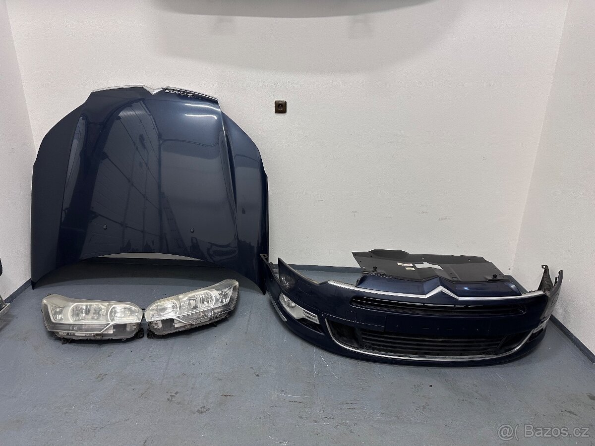 Citroen C5 II X7 přední část kapota nárazník světla