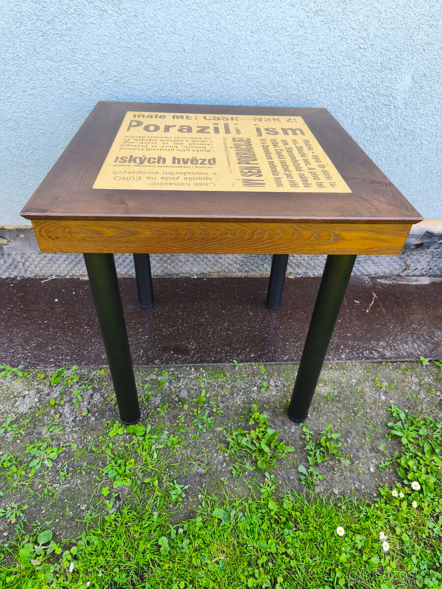 Stůl 2x, zánovní, 70x70 cm, výška 74 cm