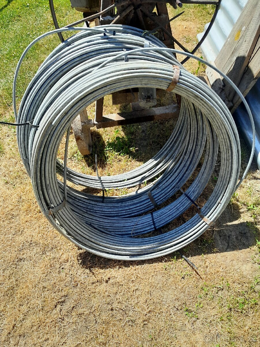 Zemnící drát průměr 10 mm.