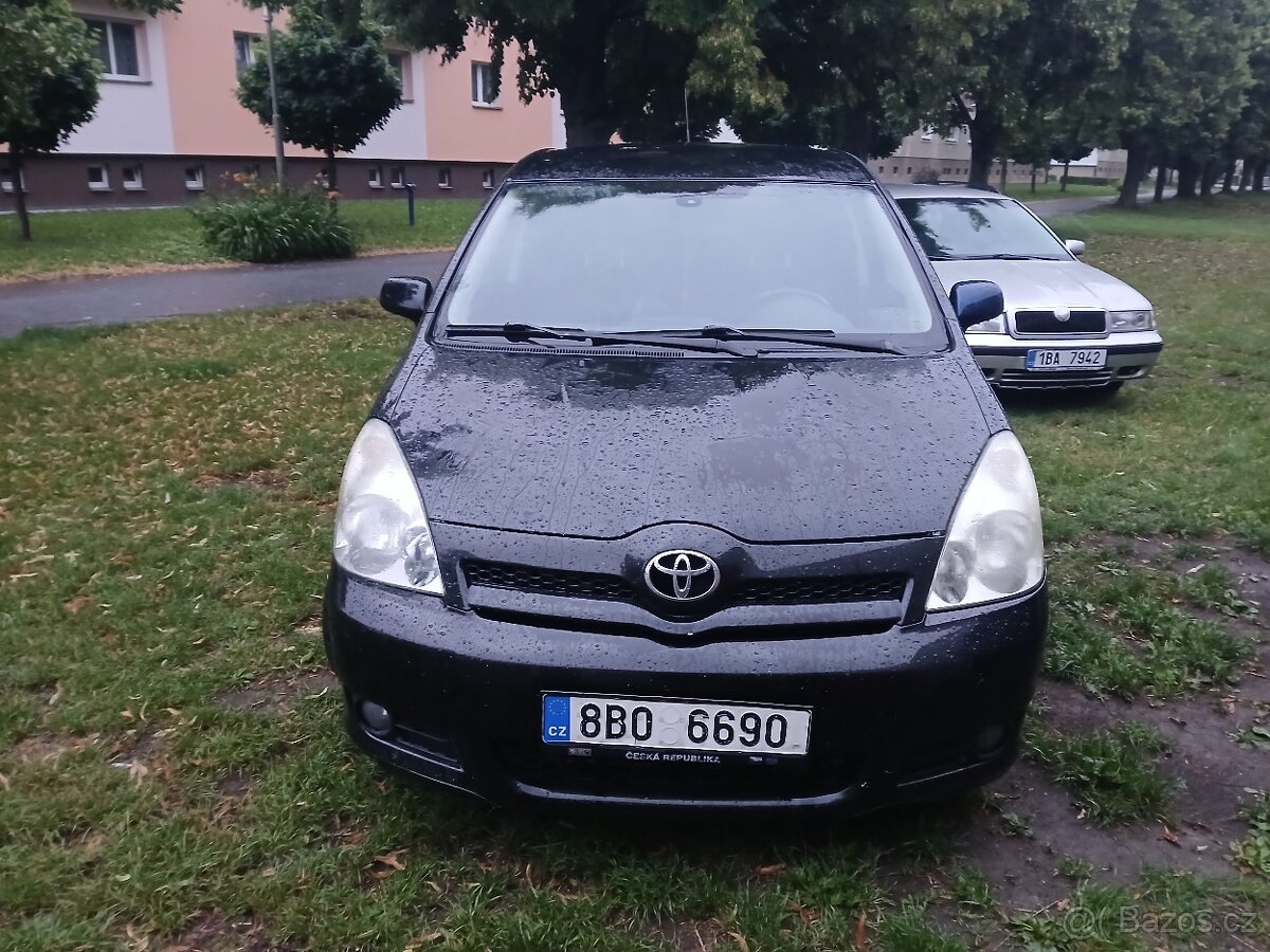 Toyota Corolla verso 22nafta.100kw 360najeto.rok2006stk 2026