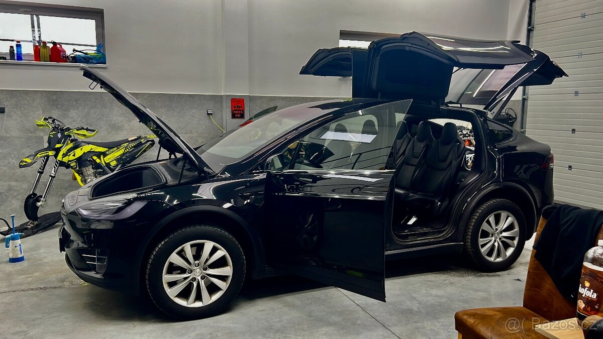 Tesla Model X 90D – 7 míst, doživotní nabíjení zdarma, perfe