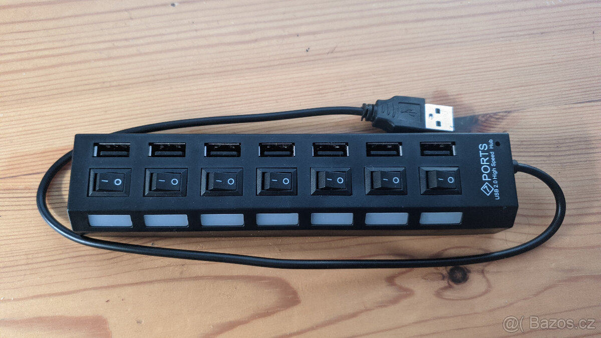 7portový USB rozbočovač s vypínači