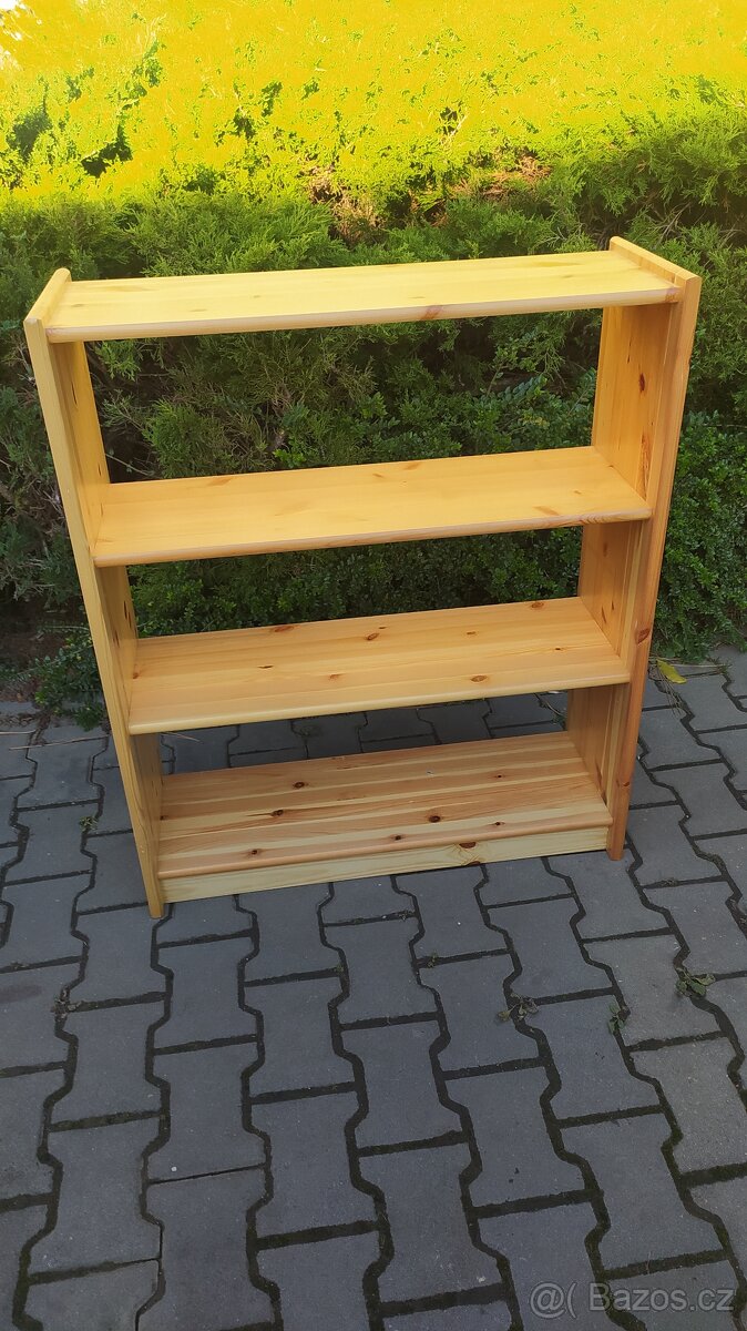 Police knihovna regál
