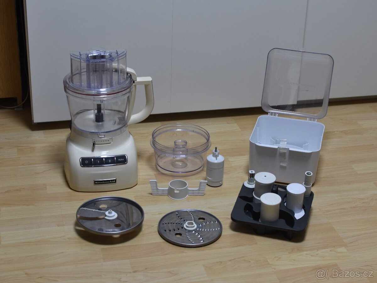 Stolní mixér 3,1 litru KitchenAid 5KFP1335 - vynikající stav