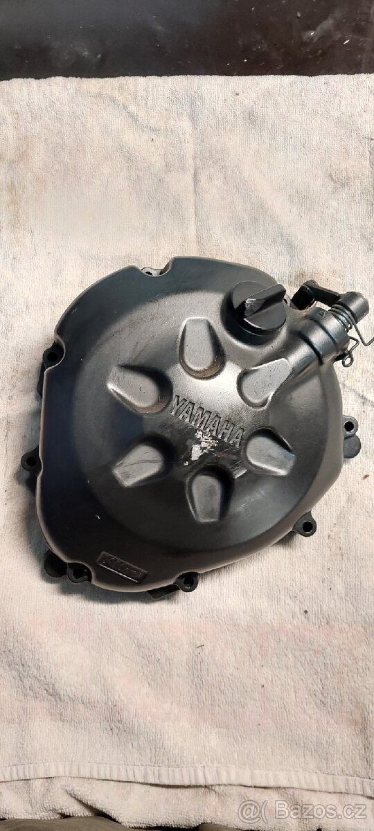Víko spojky Yamaha FZ1 06