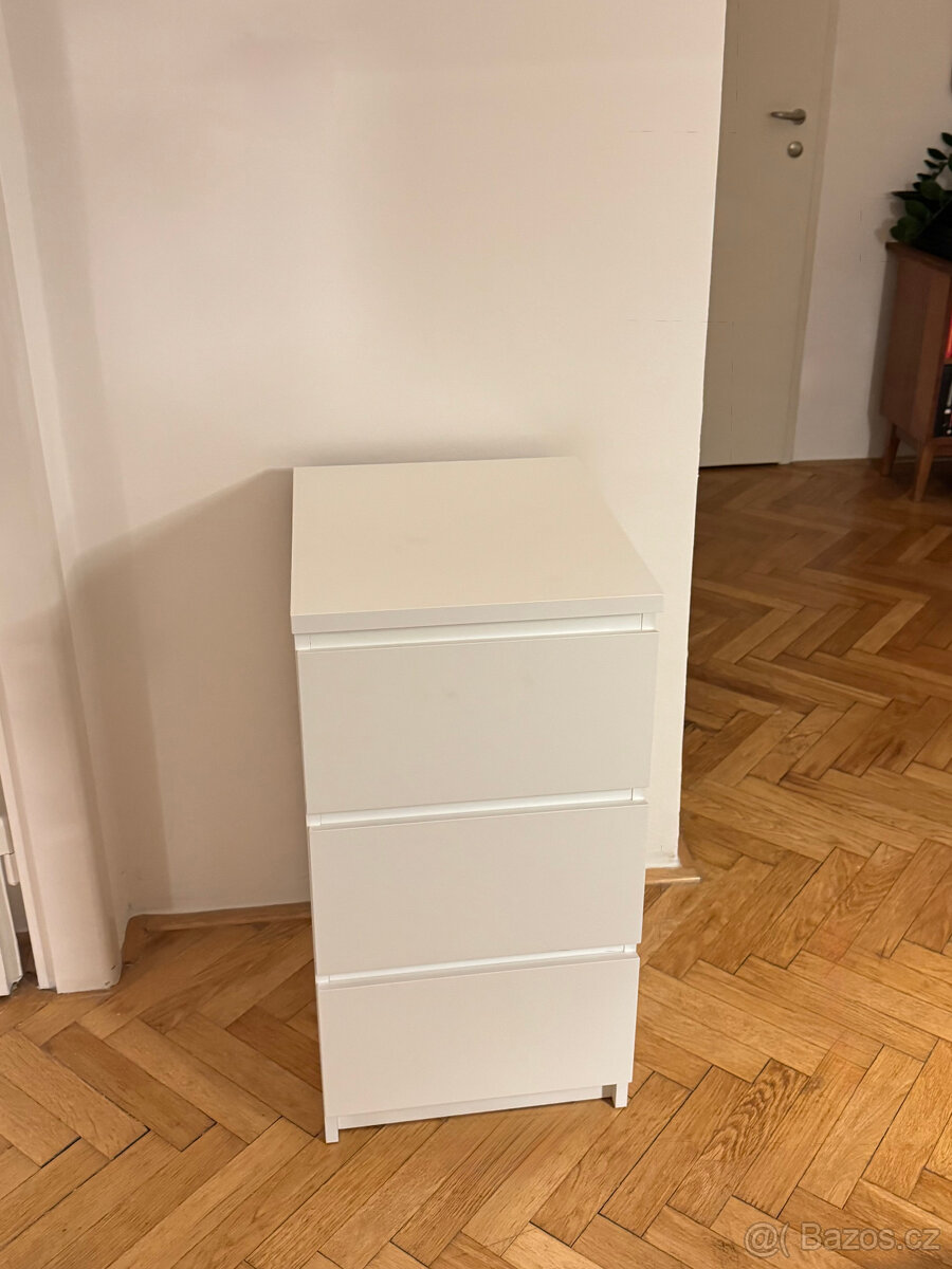 Skříňka Ikea MALM